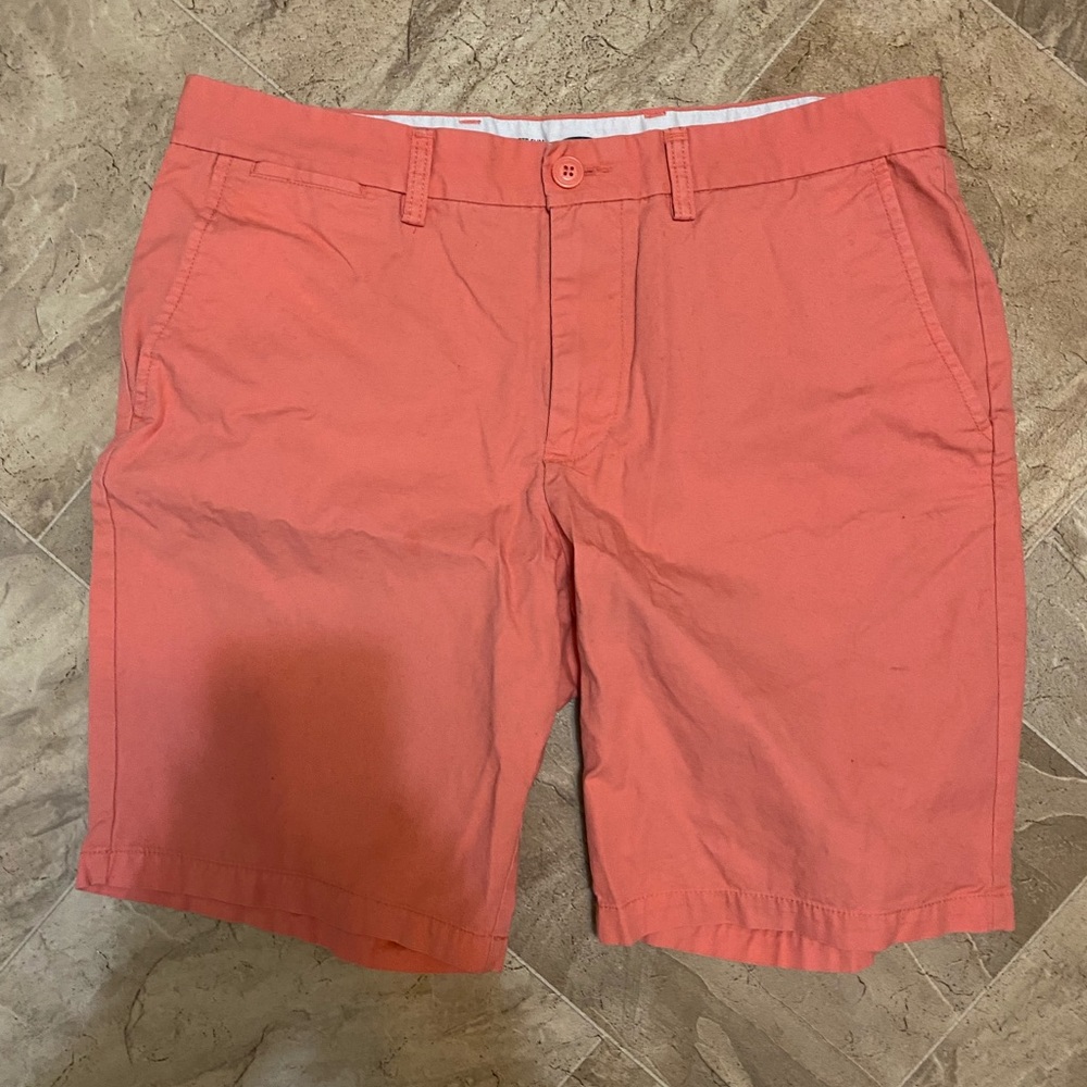 Men’s pinkish-orangish-peachish khaki shorts 34
